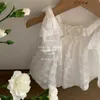 Robes de fille Princesse florale blanche avec robe de gaze fine à ajustement serré adapté aux jeunes filles One Piece de Vêtements 2024 Nouveau bébé sans manches d'été
