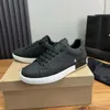 2024 Hot Designer Sneakers Travel Skóry Sneaker moda lady płaskie trenerzy biegacze kobiet platforma butów mężczyzn na siłowni trampki rozmiar 35-45