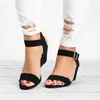 Sandalen 2024 Neue hochwertige Frauenschuhe Ein-Knopf-Sommer-Feste Farbschocke Open Toe Mid Heel Roman Beach für Frauen H240509