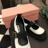 Популярные детские туфли черно-белая сплайсинга дизайн девочек кроссовок