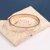 Pulseira de design da moda e elegante 18K Bracelet de ouro rosa com um coração de diamante novo jóias incrustadas de moda com pulseira original de carrinho