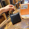 Kvinnors präglade kedjeväska stilar olika storlekar handväska lyxiga designers väskor pochette flera fickor mode messenger väska handväska cr
