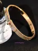Bracelet de créateur HRMS de l'édition supérieure Kelly Niche de boucle en diamant complète Goldplated rose Gold Light Bijoux en cadeau pour son meilleur ami et petite amie Original
