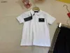 Populära babyspårsuits Summer Boys Polo Shirt Set storlek 90-140 cm barn designer kläder t-shirts och logotyp randiga lapptäckar 24 maj