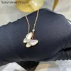 Colliers de bijoux haut de gamme Vancleff pour femmes Velles V Gold Butterfly Natural White Fritillaria Collier pour les femmes pendantes épaisses à 18 carats en or rose