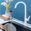Robinets de cuisine robinet enrage blanc avec une vanne à disque en céramique et un évier pivotant froid bec pour laver flexible