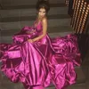 2021 Fushia Deep V Neck Robes de bal Spaghetti Spaghetti Backless Robes de soirée Satin Sweep Train Forme Party Robe Vestidos bon marché 0509