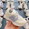 Buty dla dzieci N327 Bieganie 327 Sneakers bandier sól morska jasnoszara pszenica wielokolorowa beżowe niemowlęta czarne khaki ms327 Trainer Rozmiar 26-37 AKJ