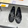 Designer Loafer Woman Chaussures robes chaussures de poison décontractées pour femmes chaussures de luxe de luxe Stars non glissées extérieures chaussures de conduite en plein air