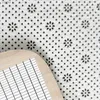 Carpet Flannel Mat Mat Polyester Table Vide et divers motifs de grille anti-glissement et anti-idiot adaptés aux revêtements de sol en plein air dans les cuisines WX