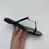 Designer tofflor Tribute gummi glider läder platt klackar claquette för kvinnliga kvinnor sommar utomhus rum skor mode sandaler sandlar 35-42 flip flops 17 902