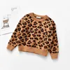 Ensembles 2020 Winter Childrens Baby Boys Pull Leopard Pattern Trimed Broidered décontracté à manches longues pour filles préscolaires et 2-6 ans Q240508