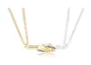 Colliers pendants 2pcs simplicité Neclace Collier à main Gold Couple Lady Girl Party Gift8046607