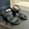 Nuova collezione Women Sandals di alta qualità Sandali 2024 Scarpe in pelle quadrata Top Sandalo Sandalo da mantello da buco del piacere