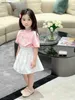 Nouvelles filles robes costumes d'été de baby tracksuit kids de créateur de vêtements de créateur taille 110-160 cm t-shirt rose imprimé en forme de coeur et jupe courte 24april