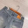 Qualidade do óleo do sul Loe24 Primavera/verão Novo bordado de contraste Padrão clássico Cantura alta shorts jeans macios para mulheres