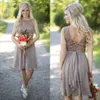 2021 Gray Chiffon Short Country Bridesmaid Dresses Plus Size Lace Bridesmaids Billiga bröllopsgästklänning Beach Maid of the Honer Gowns 0509