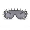 2020 Rivet Spike Dekoration Windschutz Hip Hop Men Punk Sonnenbrille Brille Mode Frauen Bühne Party Sonnenbrille FML1 204E