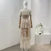 Lässige Kleider 2024 nackt florale Stickerei leuchtende Pailletten mit gestapelten Spitzen Patchwork Cascading Midi Kleid Frauen
