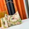 Flores azuis bolsas de gotas de gotas impressas coloridas para mulheres bolsas de ombro de moda de alta qualidade com bolsa de luxo de pequenas bolsas 2024 Novo estilo hobo bolsas