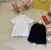 Populära babyspårsuits Summer Boys Polo Shirt Set storlek 90-140 cm barn designer kläder t-shirts och logotyp randiga lapptäckar 24 maj