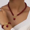 Hochzeitsarmbänder Vintage Imitation Perlenkette Armbänder Schmuck Set für Frauen Temperament Herz Anhänger Choker Bankett Hochzeitszuspannung Accessorie