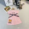 Roupas de grife infantil 2024 Verão meninas vestidos famosos marca teddy urso estampado desenho animado fofo manga curta redonda pescoço princesa a linha de saia