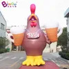 8MH (26ft) med fläktbar reklam Uppblåsbar kyckling med ölmugg inflationstecknad djurmodell spränger fåglar ballonger luft blåst