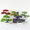 Kwiaty dekoracyjne 1 komputery Symulują powitalne sosny wielofunkcyjne imitujące rośliny Ozdoby proste kreatywne fałszywe zielone bonsai