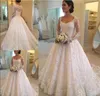 Dernière vente de scoop de vente chaude Col A-line manches longues robes de mariée en dentelle Appliques de dos en perles de mariée de mariée