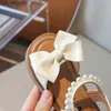 Slipper Girl Sandals 2024 Summer Childrens Pearl Shoes Little Princess Bow Soft Sole Baby Q240409
