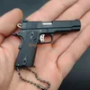 1: 3 Schaallegering M1911 Mini Toy Gun Model Model Keychain Model Look Real Exquisite Can Not Fire Collection Detachable Fidget Toys Gifts for Adult Boys Birthday Gifts