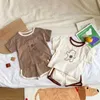 Set di abbigliamento a stampa completa piccola tees orso +pantaloncini ragazzi e ragazze simpatiche cotone in cotone cucchiaio pullover a manicotto a manicotto corto abiti da casa 2 pezzi H240508