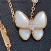 Colliers de bijoux haut de gamme Vancleff pour femmes Velles V Gold Butterfly Natural White Fritillaria Collier pour les femmes pendantes épaisses à 18 carats en or rose