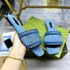 Designer tofflor kvinnor sandaler denim bilder broderade randiga tofflor sommar platt flip flops låsande sandal lyx strandskor fashionabla lady skor