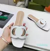 Kvinnor Cut-Out Slipper Sandaler Leather Flat Rubber Summer Beach Flip Flops broderade plattform Mules med ruta 35-43