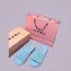 Pink Slides Designer Femmes Miui Sandals Luxury Slide Designer Splipper Room plat Flat Colonté Talons plats Sliders Men Black Bleu Bleu Matelasse Flip Flop Sh065