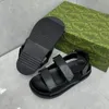Designer skor kvinnor sandaler glider strand platt tofflor denim ljus tjock botten blå skript broderad sommar höst mulor utomhus vattentät designer storlek 35-42