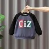 T-shirty chłopcy bluza 2023 Autumn Childrens Zimowa litera Dziecięce Bluza T-shirt z długim rękawem