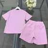 Fashion Baby Tracksuit Summer Boys Set Kids Designer Vêtements Taille 100-150 cm T-shirt de conception de lettres florales brodées et shorts 24mai