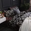 Luxus schwarzes Bettwäsche-Set mit Kissenbezügen einzelne Bettwäsche in voller Größe Bettbedeckung King/König Twin Bets 240426