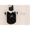 デザイナーペットドッグストラップベスト夏の通気性猫衣類ブラックホワイトクラシックロゴボウノットドッグドッグ服コーギ犬猫スイートベストスカートXS-XL