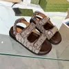 Moda Mula Slippers Designer Mulheres Casual Meias chinelos clássicos de couro de luxo ao ar livre de areia não deslizante Baotou Slippers 5.8 01