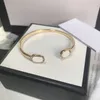 Letter Designer Bracelet Bangle Retro Mode Product Woman armbanden Gold vergulde messing Charm Jewelry Supply 246T