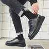 Casual Shoes Men brogue loafers läder utomhus snörning andas in fritidsmän sneakers platta ensamma fritt droppe b11