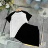 Marke Girls Kleid Sommer Baby Tracksuits Kinder Designer Kleidung Größe 110-160 cm Kontrast Patchwork T-Shirt und Plüsch-Logo Kurzrock 24may