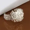 Charm Armbänder Silber Farbe Schmuck Armband Engagement Exquisites Retro ausgehöhlt Big Women Ladies Blumenoffen