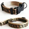 Collari di cani di lusso Ferochi di guinzaglio Set Designer Dog Leash Cinture di sedile Collar per animali domestici e animali domestici per piccoli cani di grande mezzo gatto CAT CHIHUAHUA BUODLE BUODLE BULDOG CORGI PUG Brown.