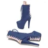 Boots Leecabe 17cm / 7 pouces bleu avec des chaussures de pole dance de couleur rose clair