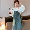 Sets de ropa Corea Primavera Autumn Autumn Child Girl 2 PPCS Ropa de ropa Junior Flower Tops Tops de mezclilla Denim Falda para